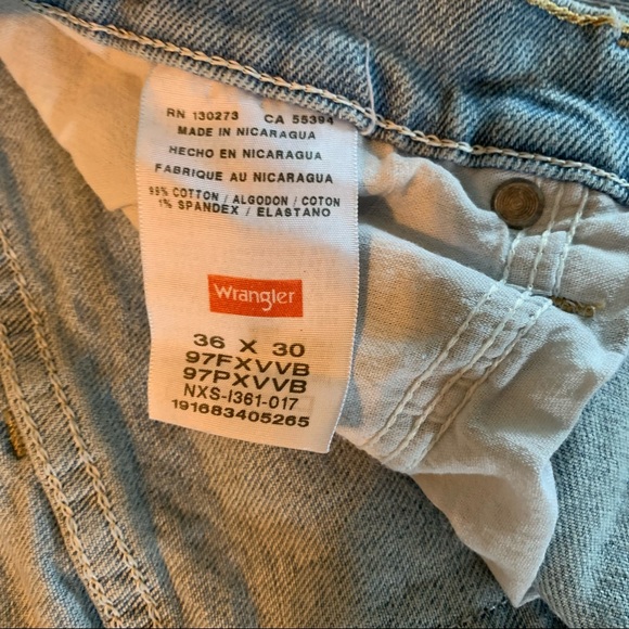 ❤️Wrangler, light wash jeans, in great condition! - Picture 6 of 8